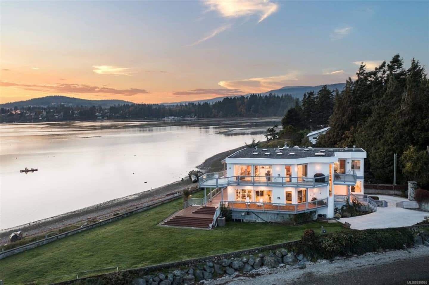 Sooke's Ocean Point Retreat
