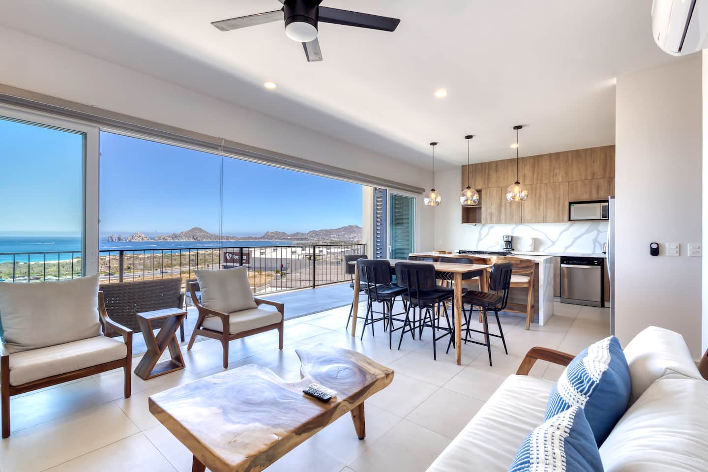 Iconic Arch Views | Modern Design