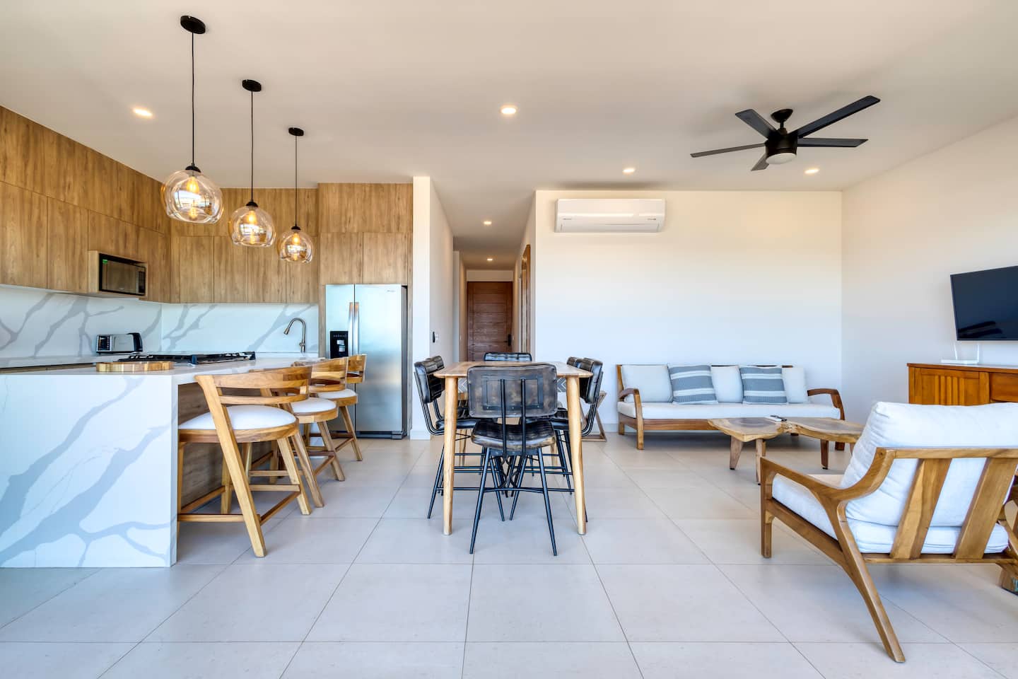 Iconic Arch Views | Modern Design — photo 12