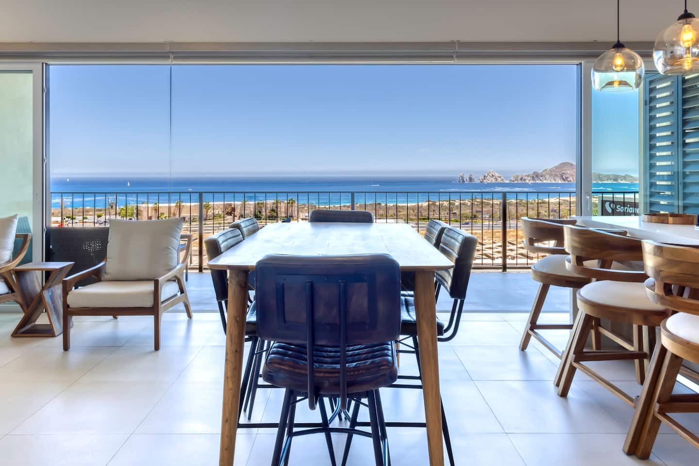Iconic Arch Views | Modern Design — photo 6