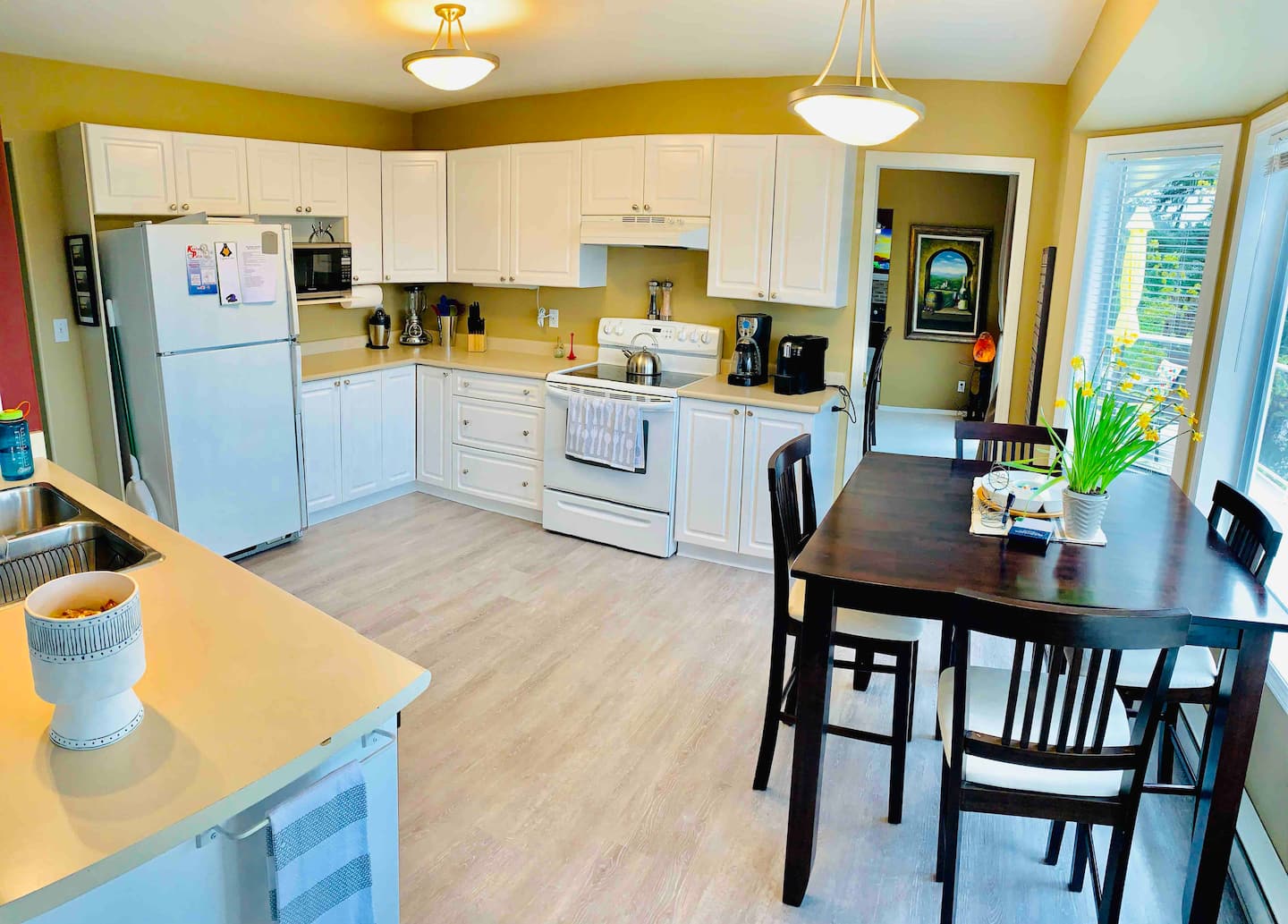 Halcyon House Tully’s Spacious 3-Bedroom — photo 4