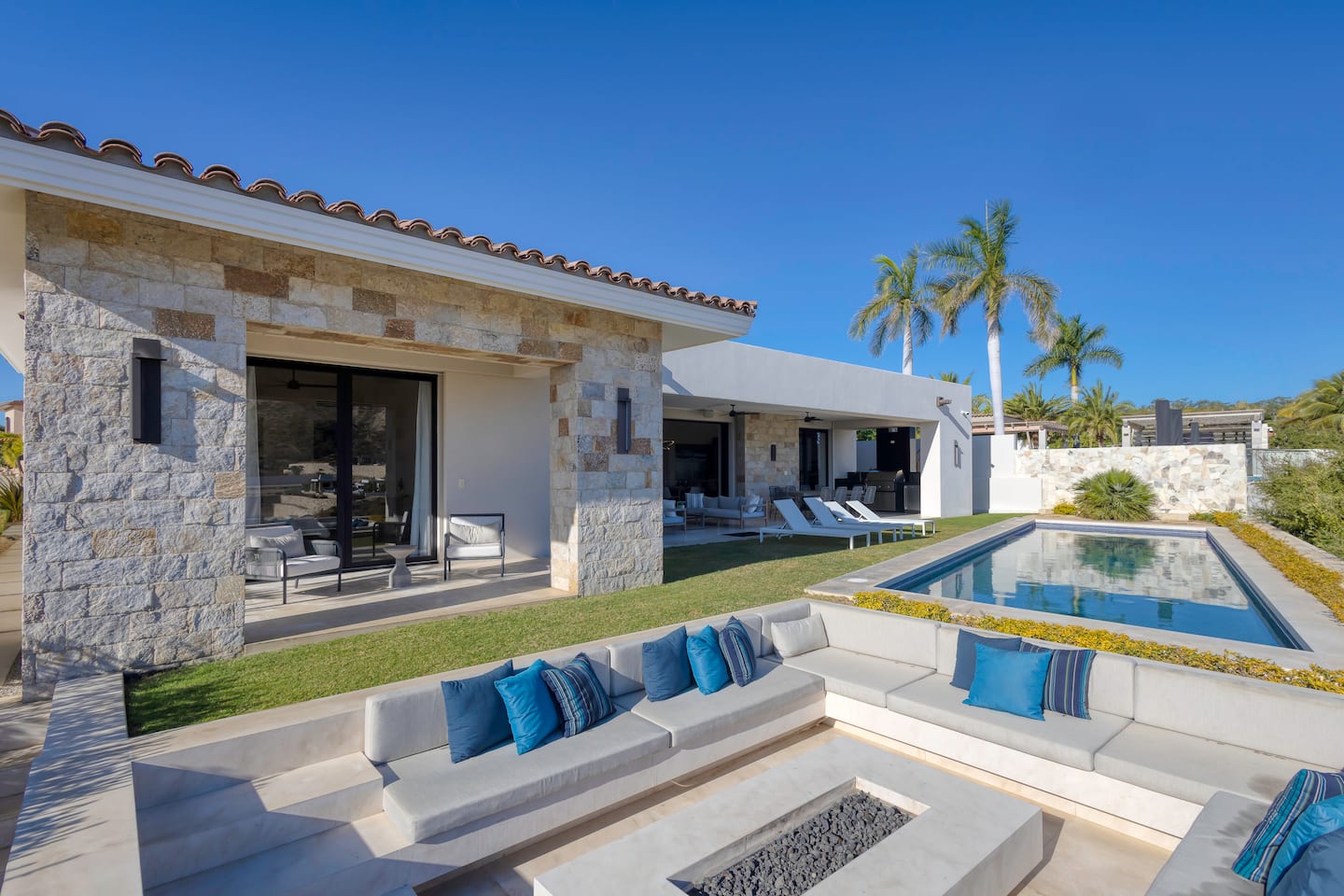Luxe Family Villa — photo 2