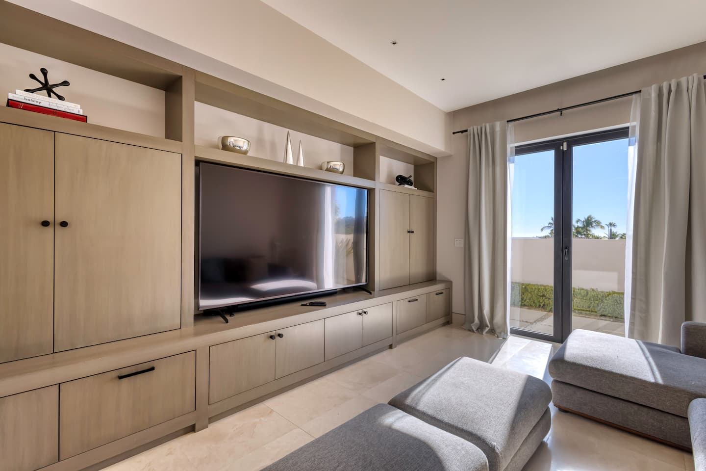 Luxe Family Villa — photo 13