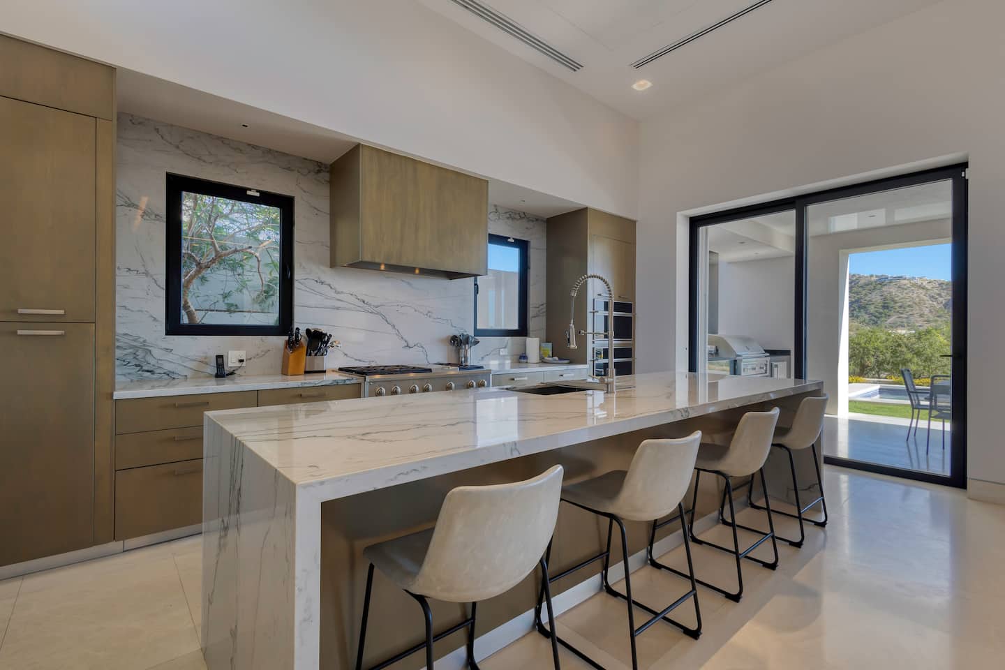 Luxe Family Villa — photo 15