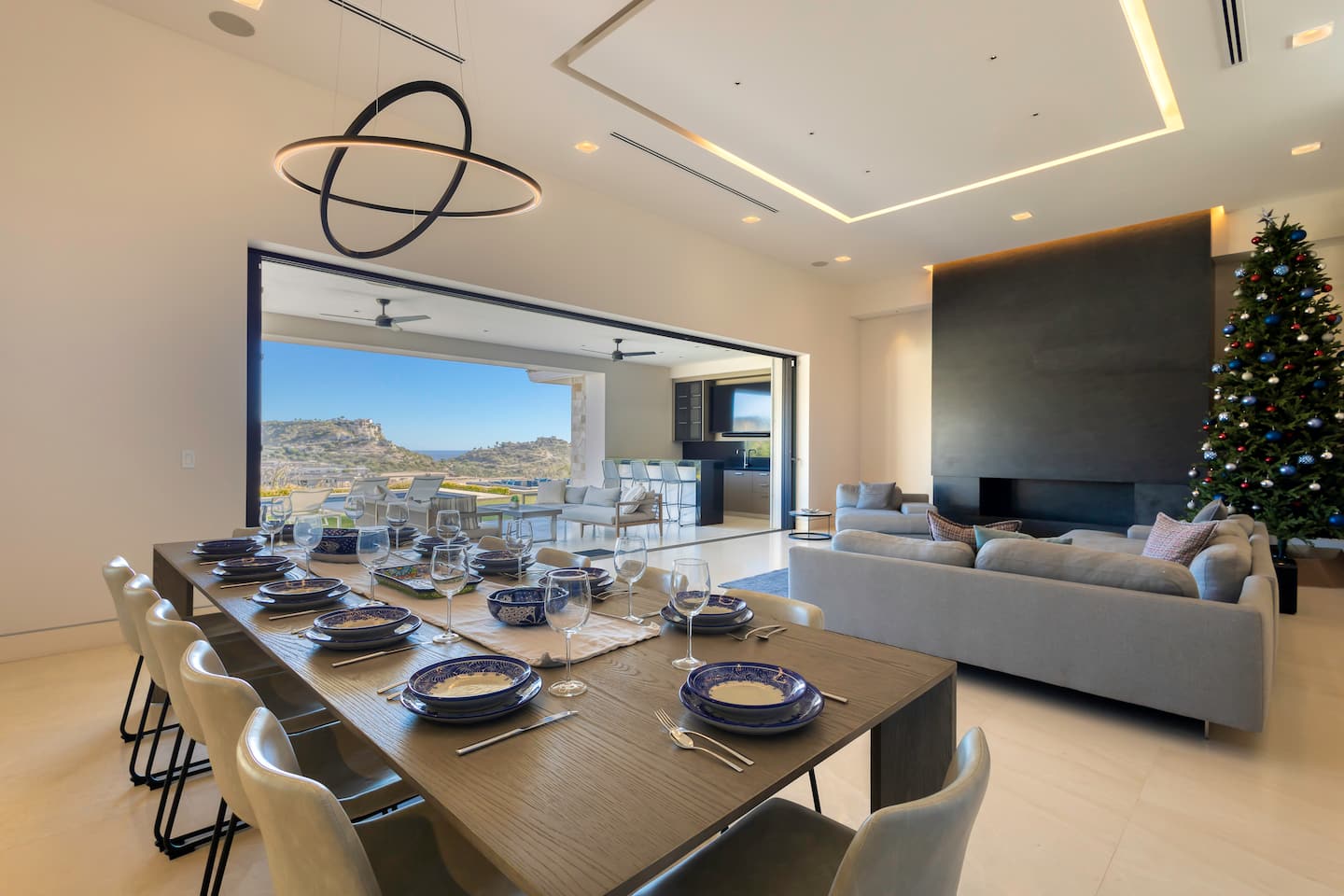 Luxe Family Villa — photo 24