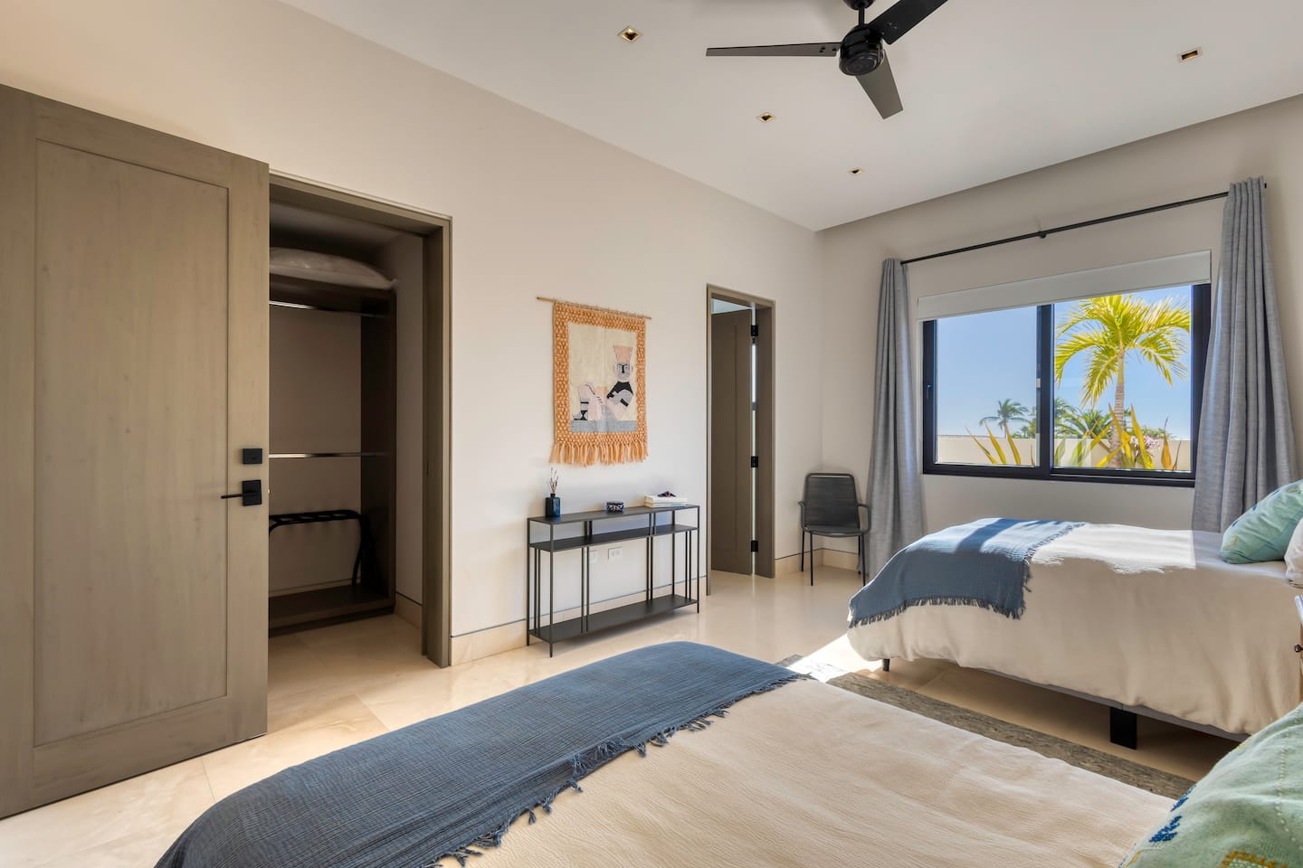 Luxe Family Villa — photo 30