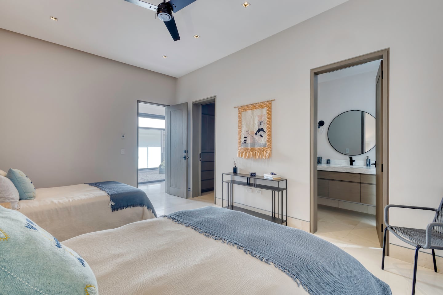 Luxe Family Villa — photo 31