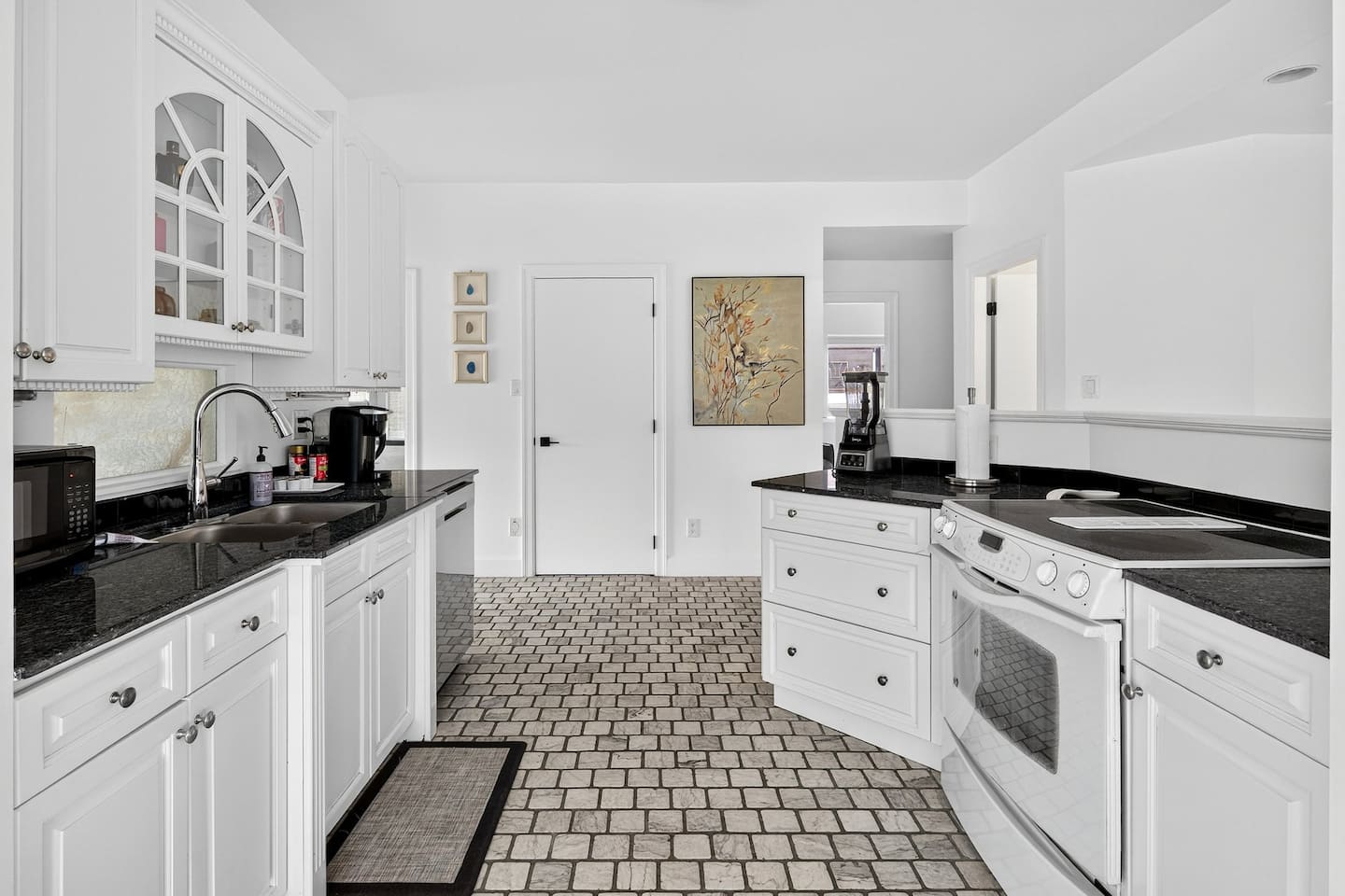 Victoria's Sea-Cret Stunning Oceanfront Home — photo 19