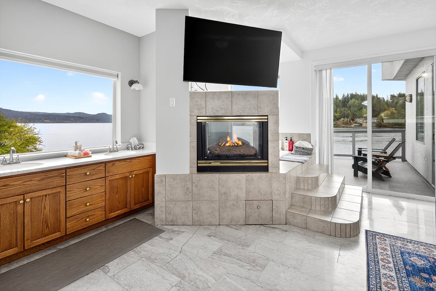 Victoria's Sea-Cret Stunning Oceanfront Home — photo 26