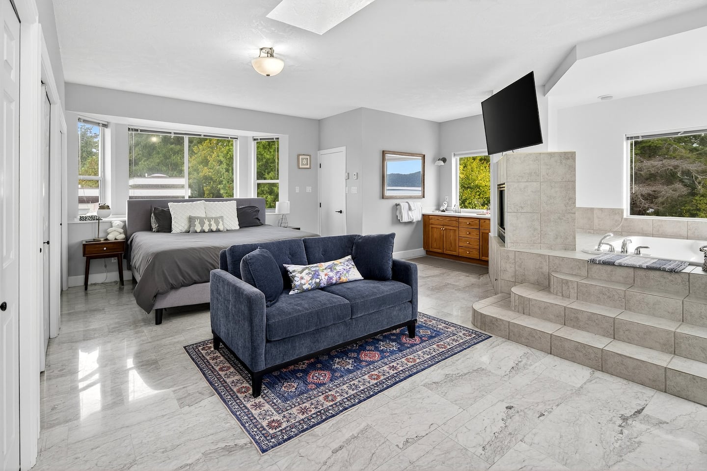 Victoria's Sea-Cret Stunning Oceanfront Home — photo 27