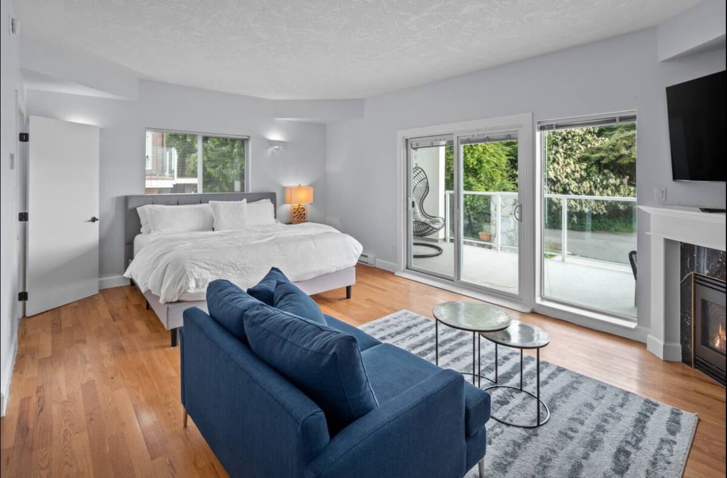 Victoria's Sea-Cret Stunning Oceanfront Home — photo 28