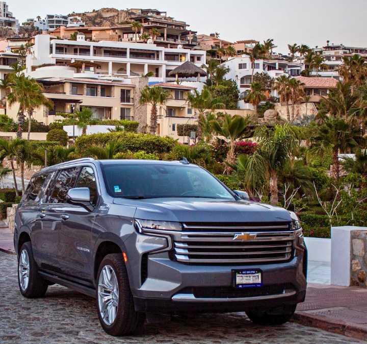 A private SUV arriving at a Los Cabos villa